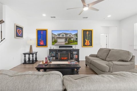 House in Tampa, Florida 5 bedrooms, 330.64 sq.m. № 2259091 - photo 25