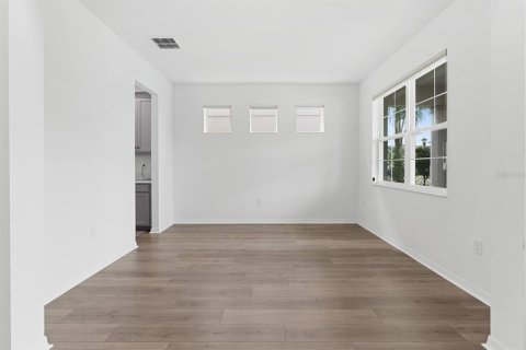 House in Tampa, Florida 5 bedrooms, 330.64 sq.m. № 2259091 - photo 12