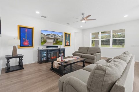 House in Tampa, Florida 5 bedrooms, 330.64 sq.m. № 2259091 - photo 23