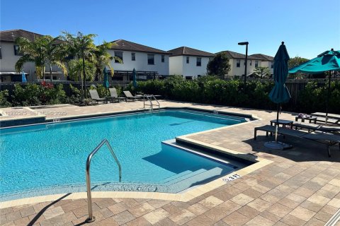 Снять в аренду таунхаус в Хомстед, Флорида 3 спальни, 164.62м2, № 1990996 - фото 19