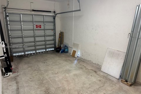 Снять в аренду таунхаус в Хомстед, Флорида 3 спальни, 164.62м2, № 1990996 - фото 8