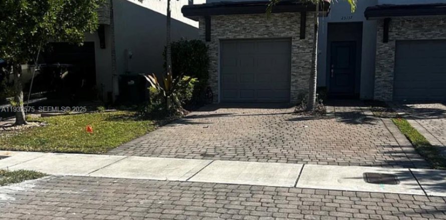 Таунхаус в Хомстед, Флорида 3 спальни, 164.62м2 № 1990996