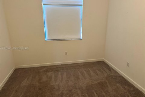 Снять в аренду таунхаус в Хомстед, Флорида 3 спальни, 164.62м2, № 1990996 - фото 13