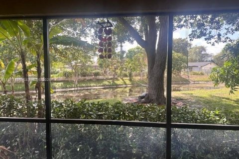 Condo in Pompano Beach, Florida, 2 bedrooms  № 2041856 - photo 22