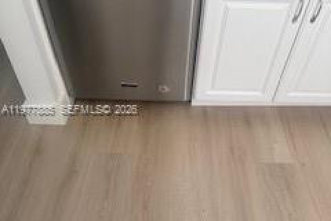 Condo in Pompano Beach, Florida, 2 bedrooms  № 2041856 - photo 4