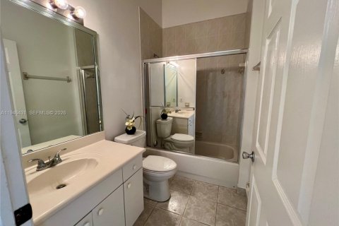 Снять в аренду виллу или дом в Пальметто-Бей, Флорида 4 спальни, 172.43м2, № 2003725 - фото 9