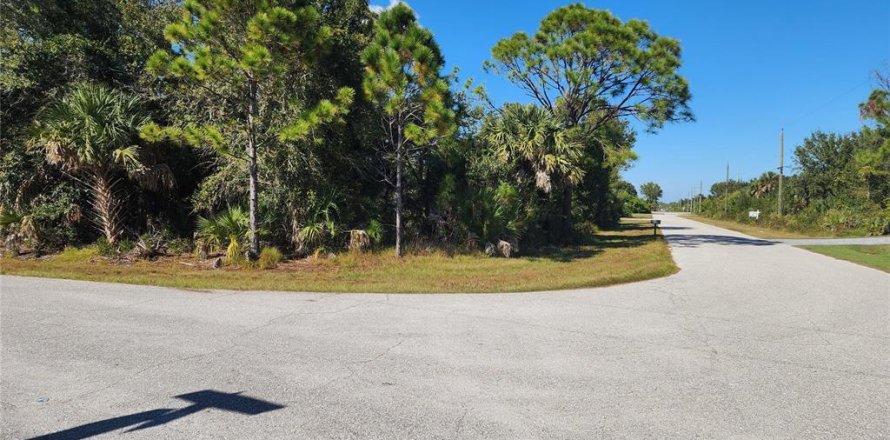 Terrain à Port Charlotte, Floride № 2213973