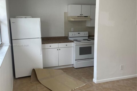 Casa en alquiler en Fort Lauderdale, Florida, 1 dormitorio, 135.36 m2 № 2054986 - foto 9