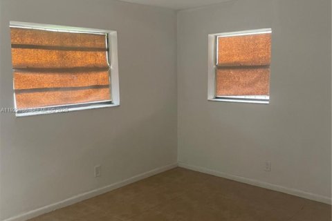 Casa en alquiler en Fort Lauderdale, Florida, 1 dormitorio, 135.36 m2 № 2054986 - foto 4