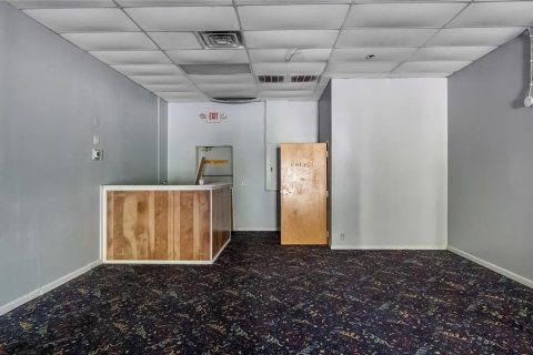 Immobilier commercial à louer à Leesburg, Floride: 98.85 m2 № 1442666 - photo 6
