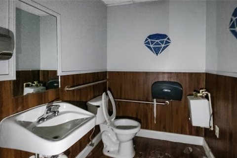 Immobilier commercial à louer à Leesburg, Floride: 98.85 m2 № 1442666 - photo 10