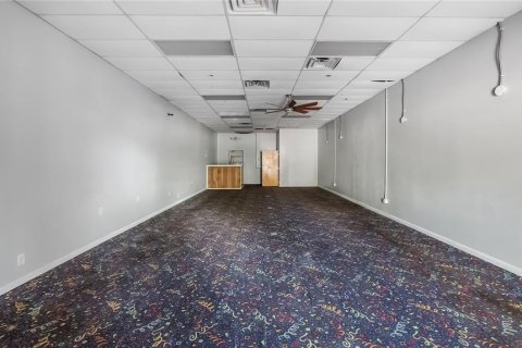Immobilier commercial à louer à Leesburg, Floride: 98.85 m2 № 1442666 - photo 9