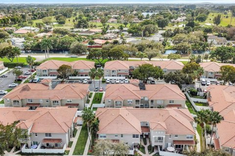 Купить таунхаус в Мирамар, Флорида 2 спальни, 107.12м2, № 1958628 - фото 22