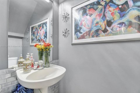 Купить таунхаус в Мирамар, Флорида 2 спальни, 107.12м2, № 1958628 - фото 10