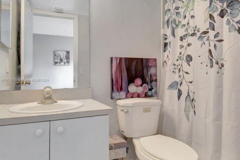 Купить таунхаус в Мирамар, Флорида 2 спальни, 107.12м2, № 1958628 - фото 14