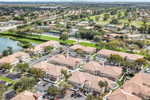 Купить таунхаус в Мирамар, Флорида 2 спальни, 107.12м2, № 1958628 - фото 25