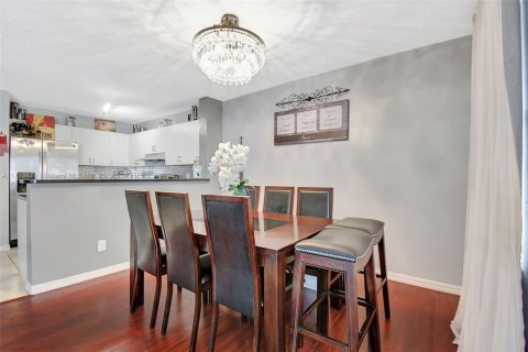 Купить таунхаус в Мирамар, Флорида 2 спальни, 107.12м2, № 1958628 - фото 8