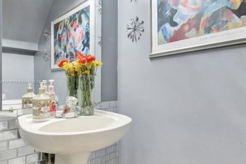 Купить таунхаус в Мирамар, Флорида 2 спальни, 107.12м2, № 1958628 - фото 11