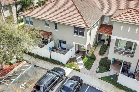 Купить таунхаус в Мирамар, Флорида 2 спальни, 107.12м2, № 1958628 - фото 27