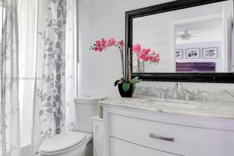 Купить таунхаус в Мирамар, Флорида 2 спальни, 107.12м2, № 1958628 - фото 20