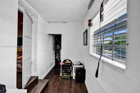 Adosado en venta en Hialeah, Florida, 3 dormitorios, 134.89 m2 № 1881560 - foto 25