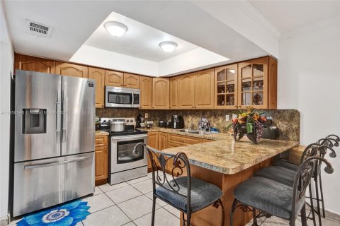Adosado en venta en Hialeah, Florida, 3 dormitorios, 134.89 m2 № 1881560 - foto 10