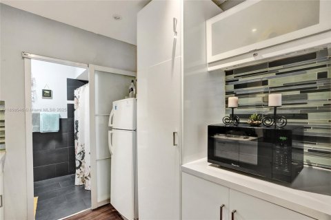Adosado en venta en Hialeah, Florida, 3 dormitorios, 134.89 m2 № 1881560 - foto 20