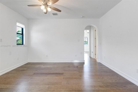 Снять в аренду виллу или дом в Пемброк-Пайнс, Флорида 4 спальни, 222.69м2, № 1991656 - фото 20