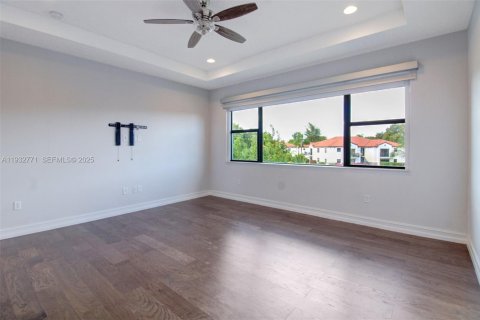 Снять в аренду виллу или дом в Пемброк-Пайнс, Флорида 4 спальни, 222.69м2, № 1991656 - фото 21