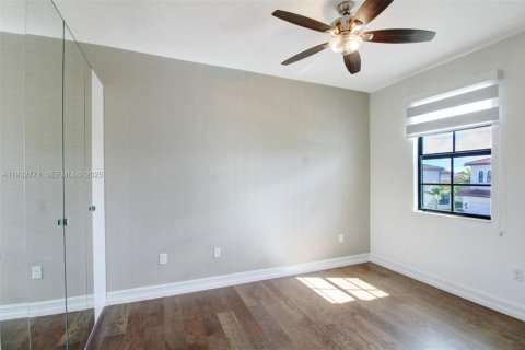 Снять в аренду виллу или дом в Пемброк-Пайнс, Флорида 4 спальни, 222.69м2, № 1991656 - фото 28