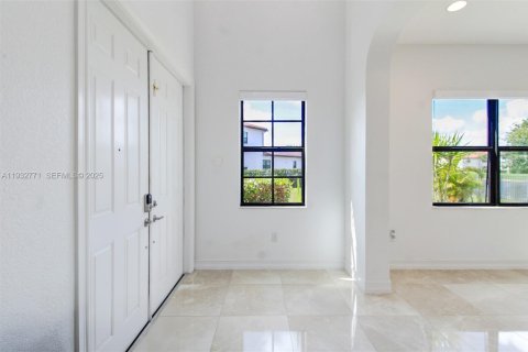 Снять в аренду виллу или дом в Пемброк-Пайнс, Флорида 4 спальни, 222.69м2, № 1991656 - фото 17