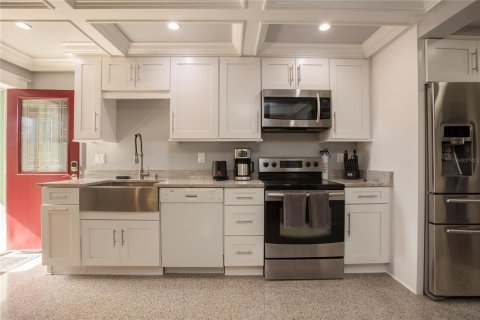 Casa en venta en New Smyrna Beach, Florida, 4 dormitorios, 151.06 m2 № 2143476 - foto 3