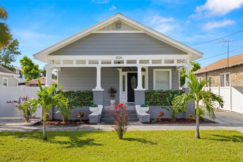 Casa en Tampa, Florida 4 dormitorios, 160.26 m2 № 2283294