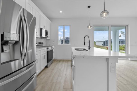 Villa ou maison à vendre à Port Charlotte, Floride: 4 chambres, 197.79 m2 № 1827297 - photo 8