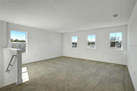 House in Mount Dora, Florida 4 bedrooms, 248.05 sq.m. № 2205579 - photo 11