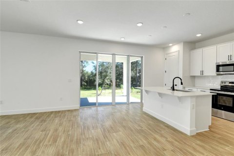 House in Mount Dora, Florida 4 bedrooms, 248.05 sq.m. № 2205579 - photo 7