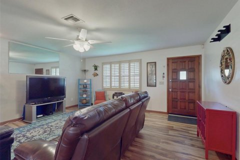 Casa en venta en New Smyrna Beach, Florida, 3 dormitorios, 117.06 m2 № 2387387 - foto 2