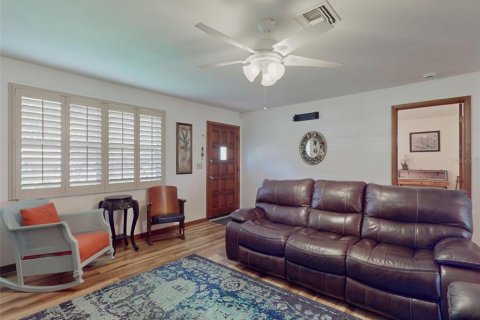 Casa en venta en New Smyrna Beach, Florida, 3 dormitorios, 117.06 m2 № 2387387 - foto 6