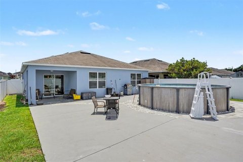 House in Auburndale, Florida 4 bedrooms, 171.96 sq.m. № 2238718 - photo 22