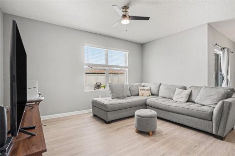 House in Auburndale, Florida 4 bedrooms, 171.96 sq.m. № 2238718 - photo 11