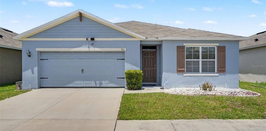 House in Auburndale, Florida 4 bedrooms, 171.96 sq.m. № 2238718