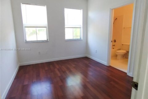 Adosado en venta en Royal Palm Beach, Florida, 3 dormitorios, 179.49 m2 № 2035152 - foto 12