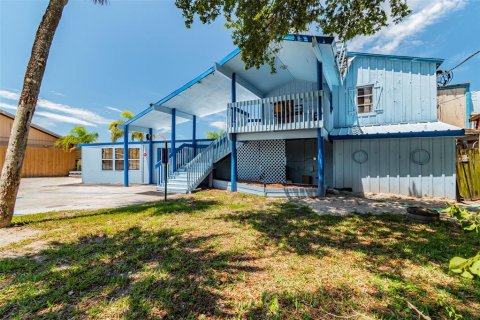 Commercial property in Port Richey, Florida 477.7 sq.m. № 1629803 - photo 1