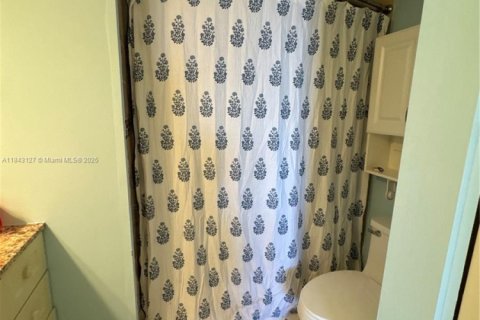 Снять в аренду кондоминиум в Норт-Майами-Бич, Флорида 2 спальни, 103.12м2, № 1836163 - фото 27