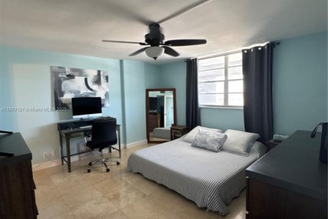 Снять в аренду кондоминиум в Норт-Майами-Бич, Флорида 2 спальни, 103.12м2, № 1836163 - фото 21
