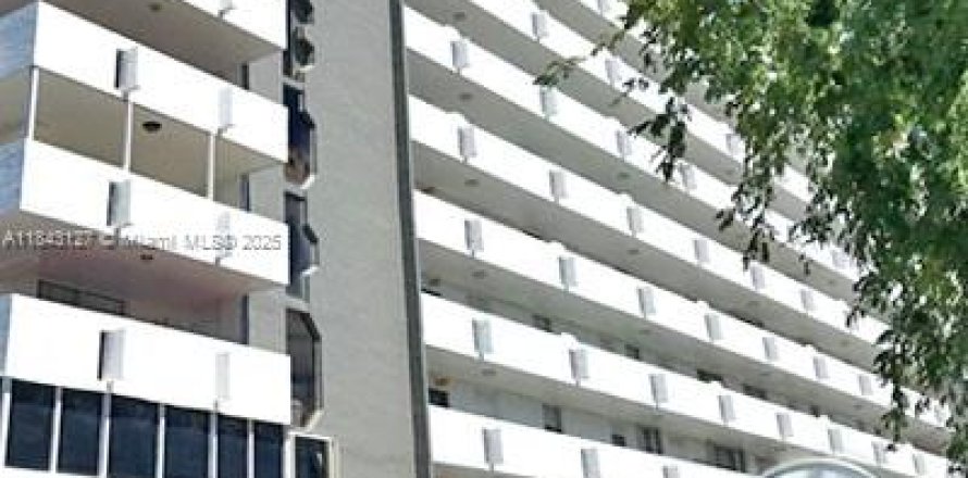 Condo à North Miami Beach, Floride, 2 chambres № 1836163