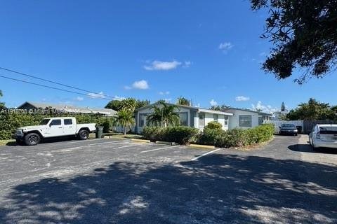 Propiedad comercial en venta en Delray Beach, Florida, 182.46 m2 № 1973985 - foto 4