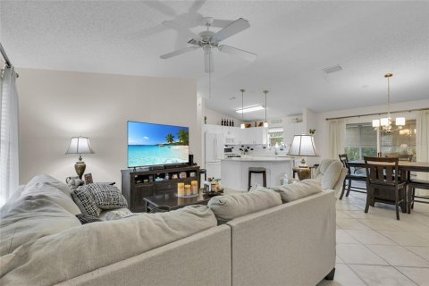 Casa en venta en The Villages, Florida, 3 dormitorios, 129.32 m2 № 1807244 - foto 5