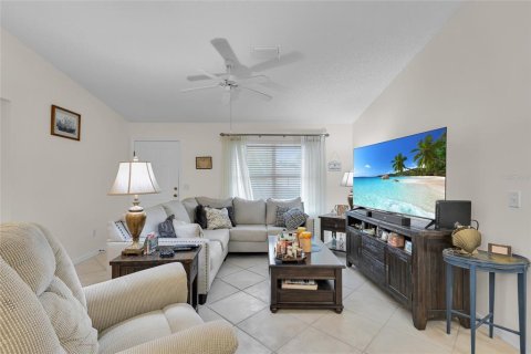 Casa en venta en The Villages, Florida, 3 dormitorios, 129.32 m2 № 1807244 - foto 6