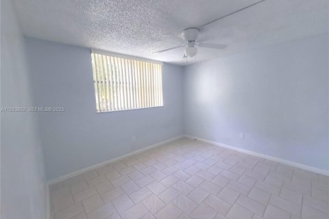 Apartamento en alquiler en North Lauderdale, Florida, 2 dormitorios, 92.9 m2 № 1992122 - foto 6